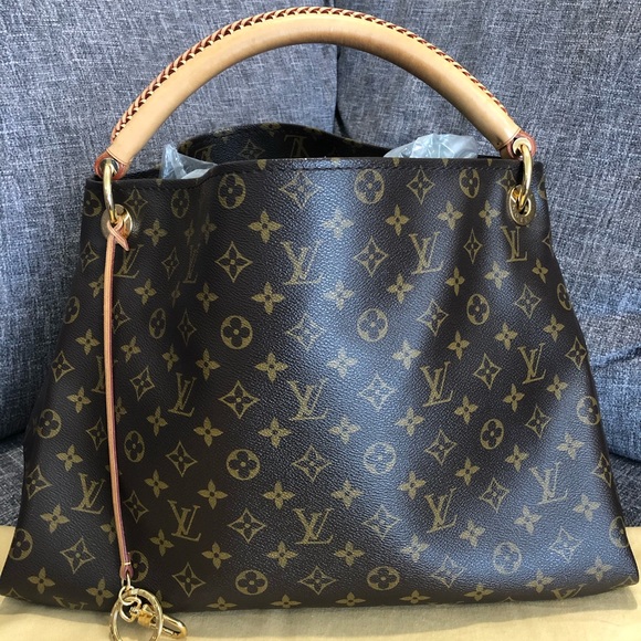 *SOLD*Louis Vuitton Artsy MM - Picture 2 of 16